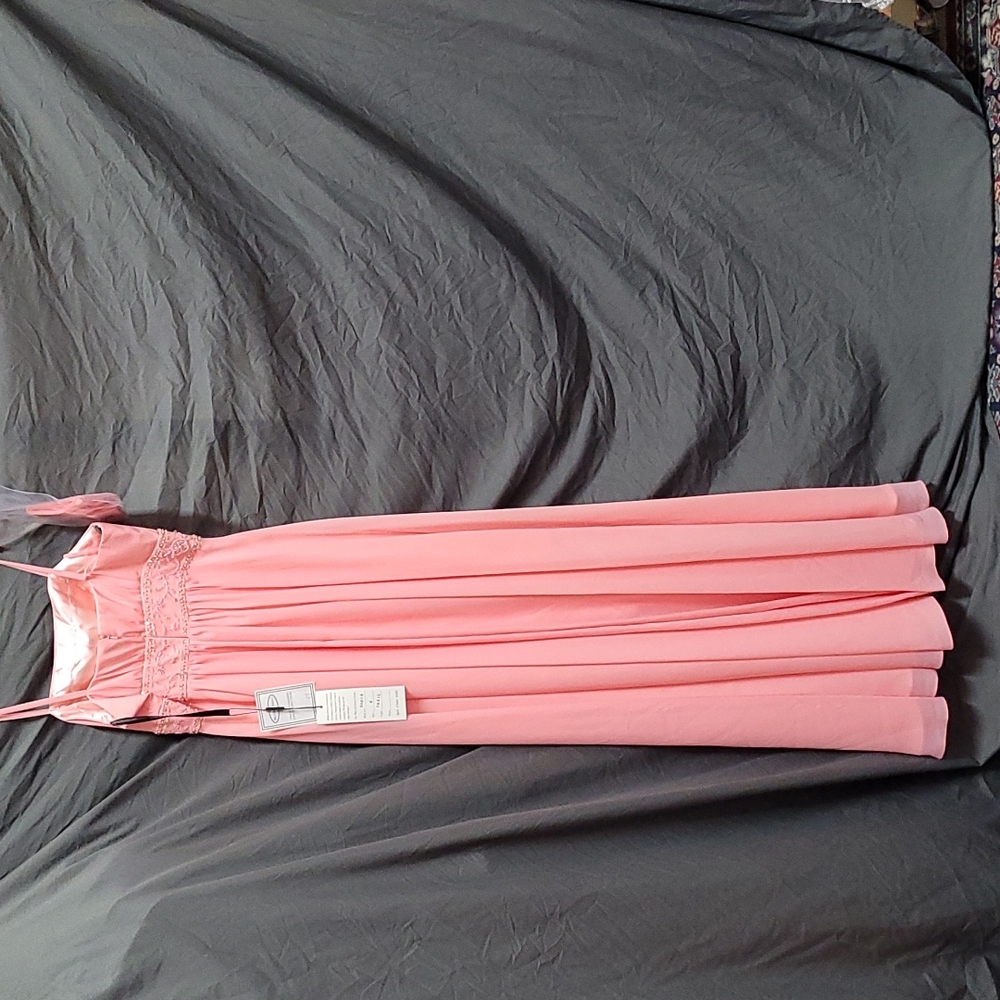 Dress - Picture 3 of 8